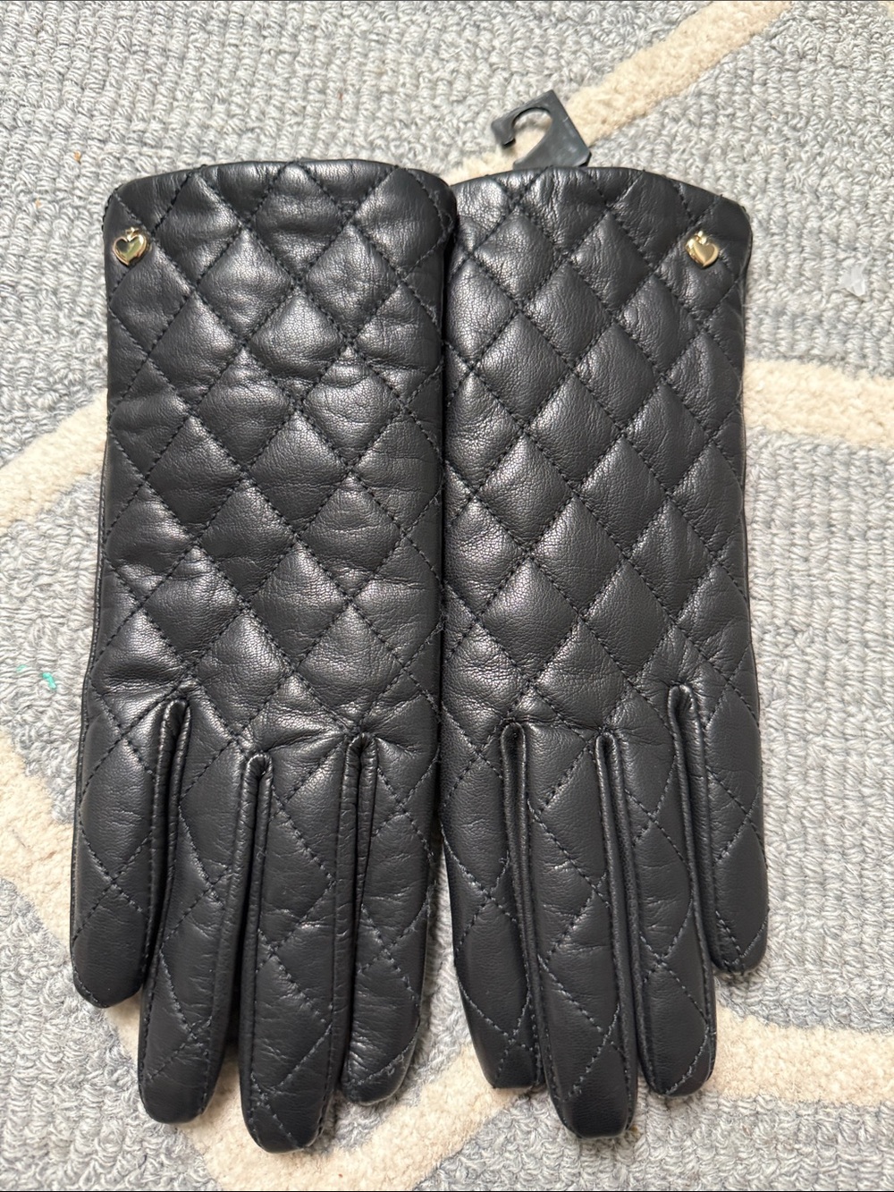 Kate Spade Black Quilted Leather Spade Logo Gloves Size M NWT